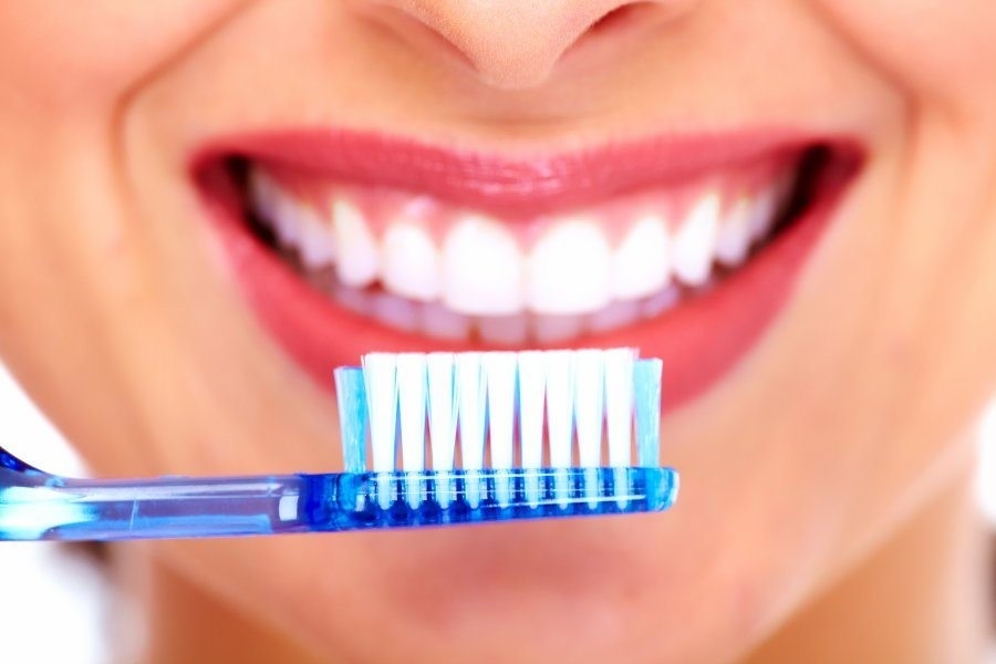 De Organische Tanden die van SASO Tandpasta's Kleurrijk Crystal Anti Cavity witten
